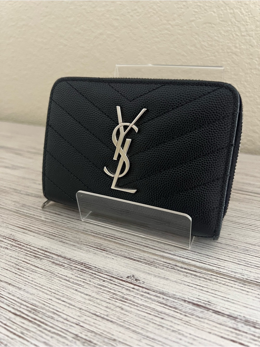 YSL Saint Laurent Black Grain De Poudre Matelasse Chevron Compact Zip Wallet